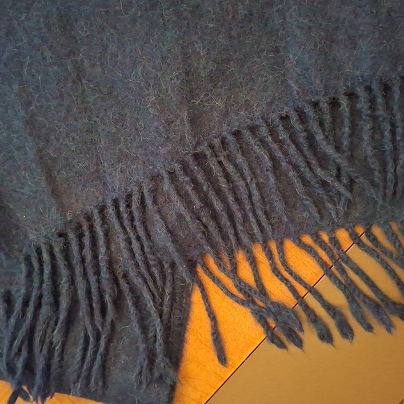Tumi Teal 100% Baby Alpaca Scarf with Fringe Detail - Picture 3 of 4